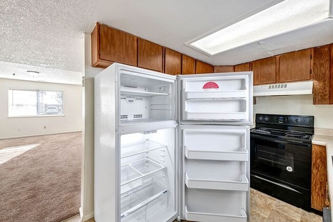 Building Photo - 3 Bed 2 Bath Townhome