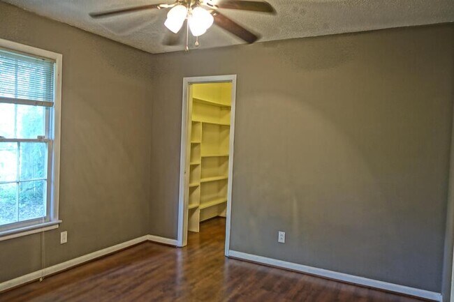 Building Photo - 4713 Wheaton Ln NW