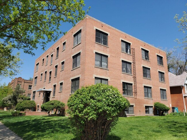 Building Photo - Laurel220 (KC-JF)