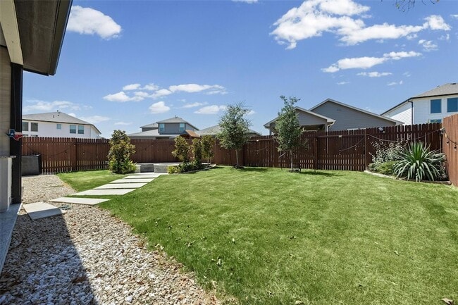 Building Photo - 140 Caterpillar Ln