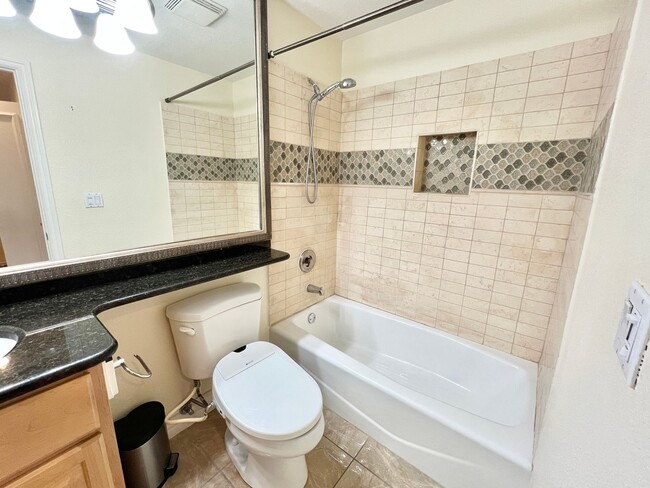 Building Photo - Meridian FURNISHED 2 BDR /2 BATH Luxury Co...