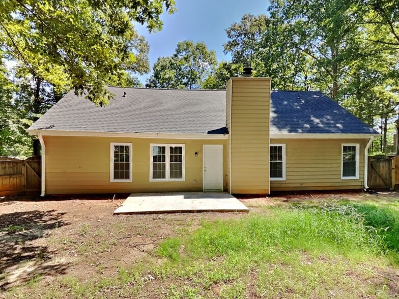 Building Photo - 245 Princeton Way