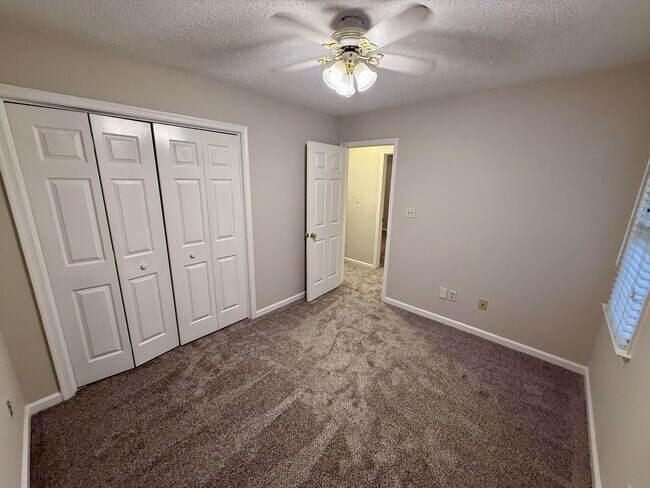 Building Photo - 1024 Laurens Way