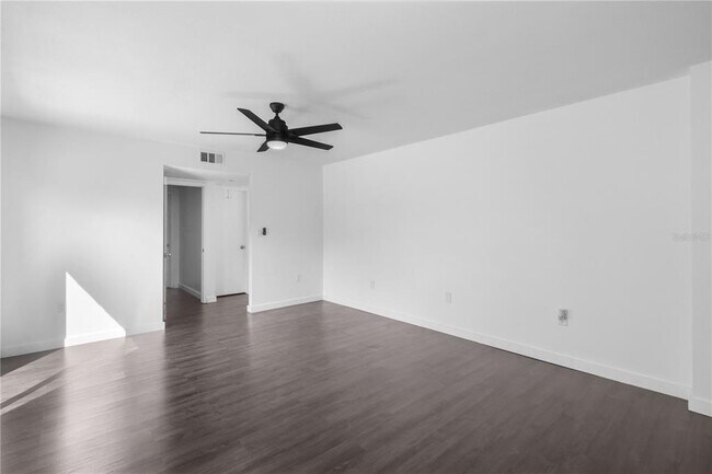 Building Photo - 401 Terrace Ct