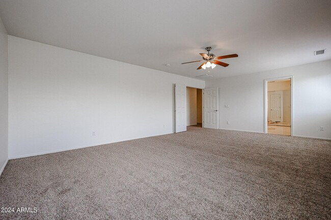 Building Photo - 811 E Kapasi Ln
