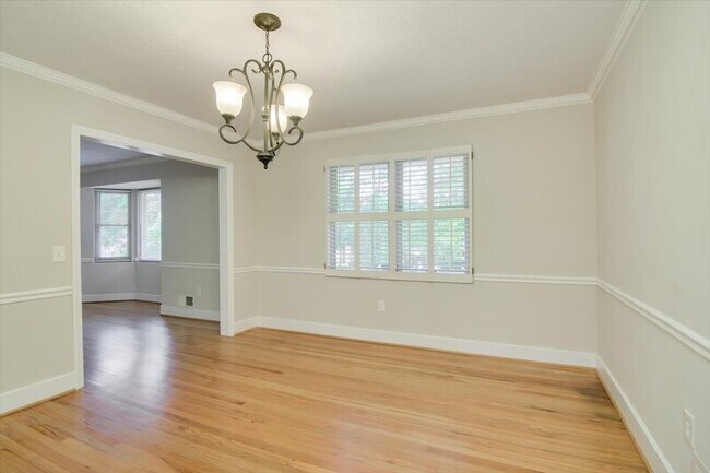 Building Photo - 427 Ashland Dr