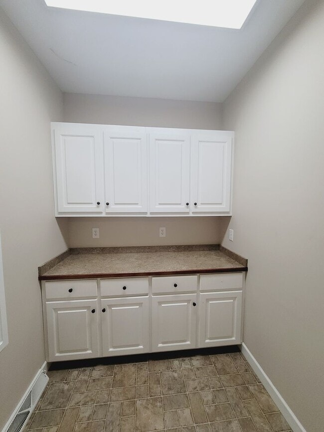 Building Photo - Beautiful Brick Ranch in Campbell County