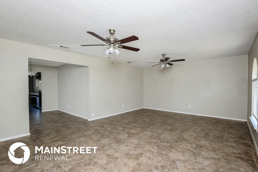 Building Photo - 825 Timberoaks Dr