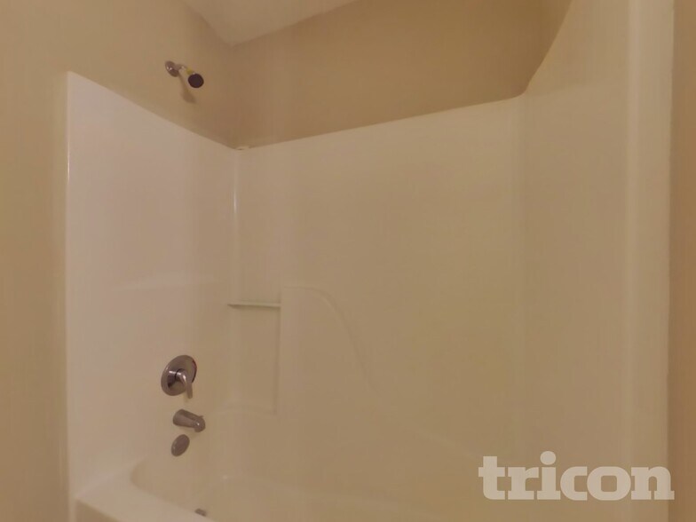 Building Photo - 215 Winterville Dr