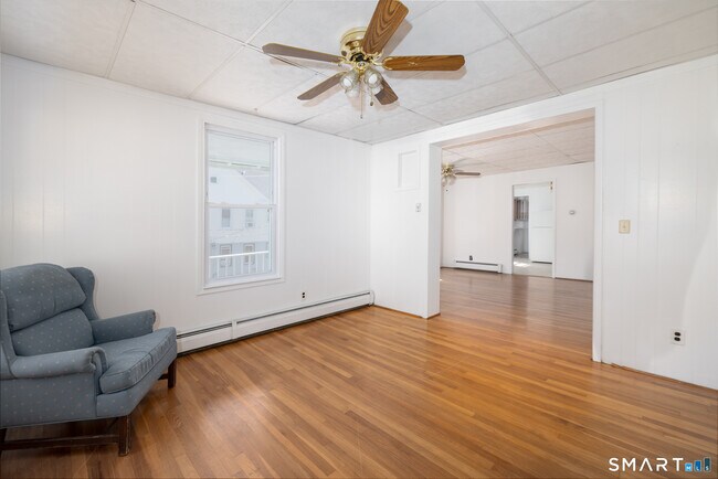 Building Photo - 95 Sunnyside Ave