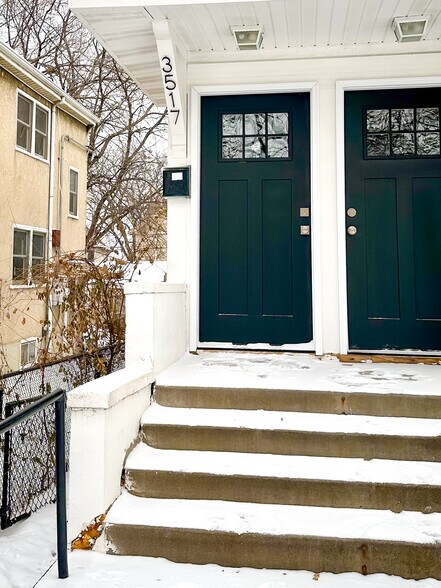 Main Entrance (Upper Unit) - 3517 1st Ave S