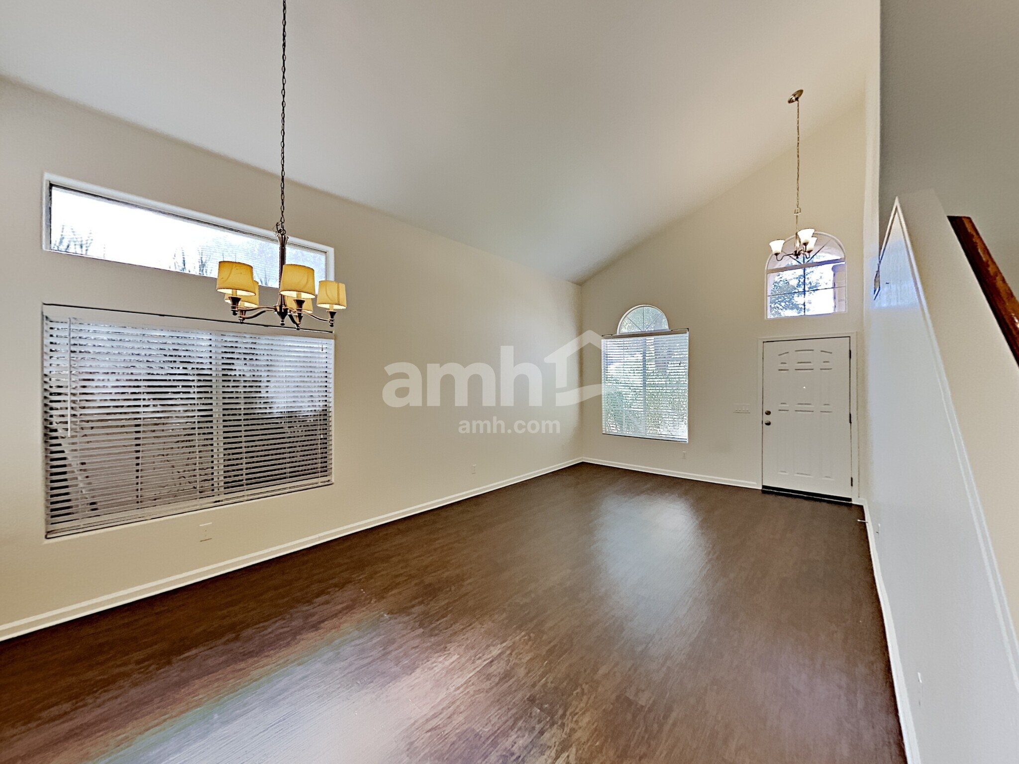 Building Photo - 518 W San Remo St