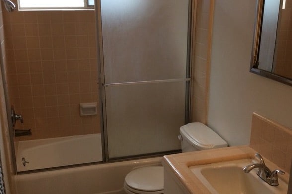 Building Photo - 432 W Stocker St