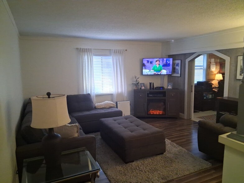 Building Photo - 2679 Sabal Springs Cir