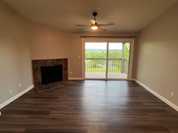 Living Room - 8892 Eagleview Dr
