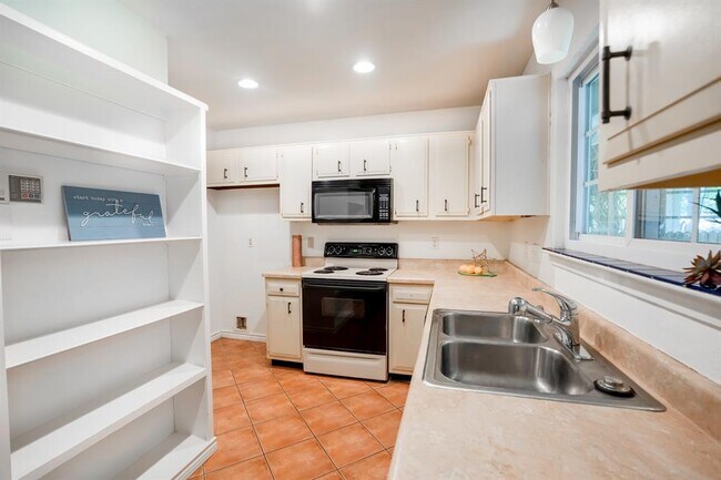 Building Photo - 3611 Cookstown Dr