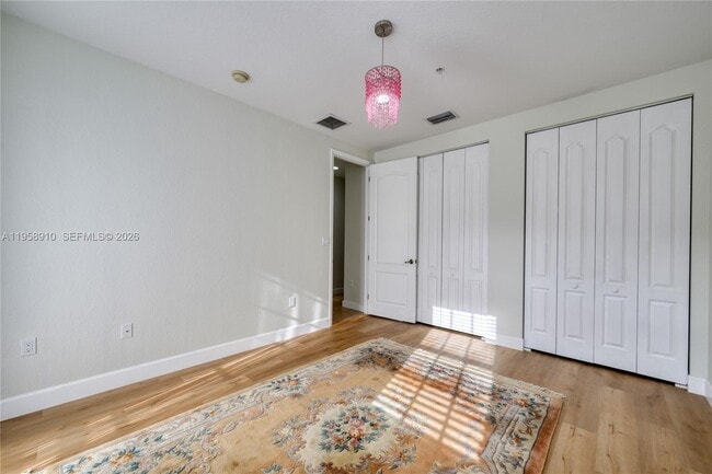 Building Photo - 430 SW 147th Ave