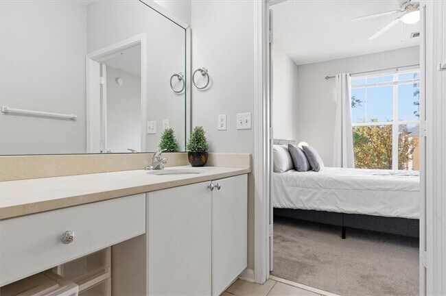 Building Photo - 10 Perimeter Summit Blvd