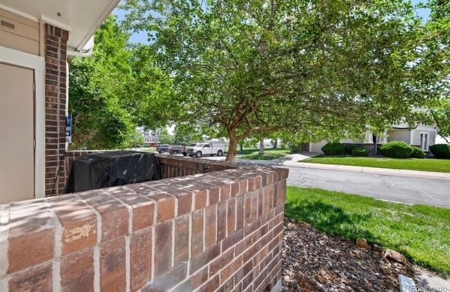 Building Photo - Bright 1 Bed Condo with Fitness Center & Prime Superior Location