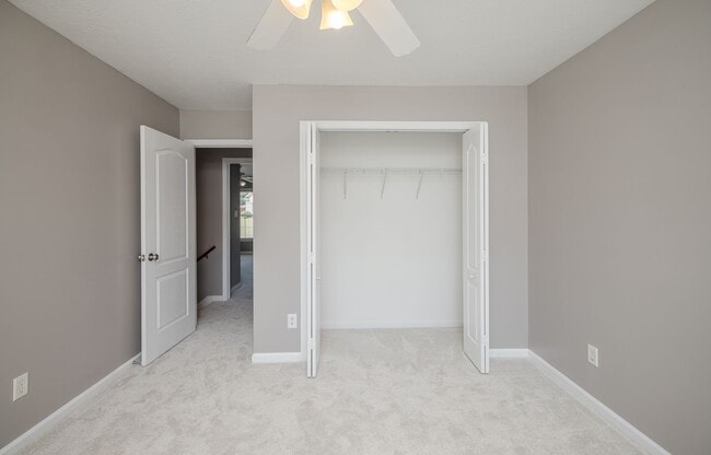 Building Photo - 4893 Somerset Dr