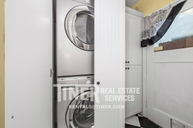 Building Photo - 3571 D St