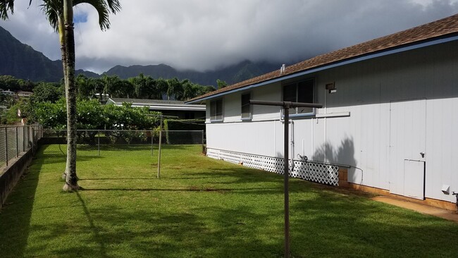 Building Photo - 2BD / 1BA / Carport- Single-Family Home – ...