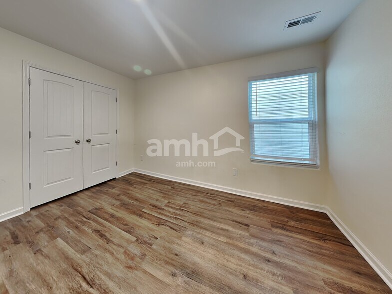 Building Photo - 6041 Mason Tucker Dr