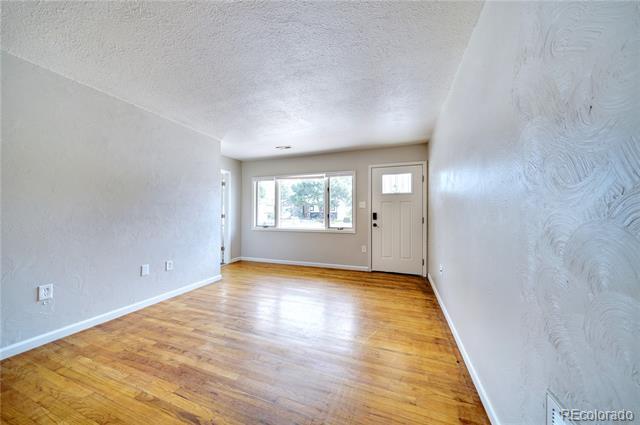 Building Photo - 318 Maplewood Dr