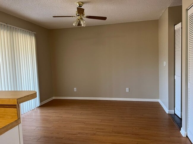 Building Photo - 1514 Manor Dr NE