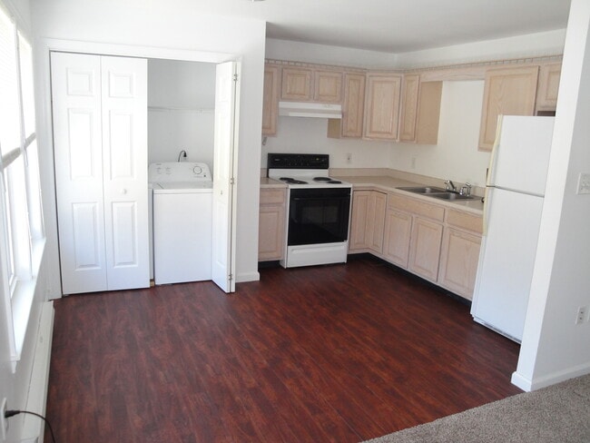 Building Photo - 33 Homeway Rd