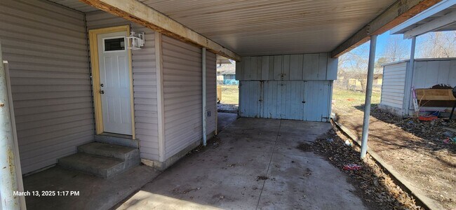 Building Photo - Very nice SW 3BR rancher in Washburn Rural schools