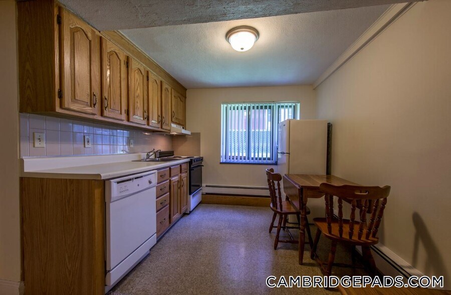 Building Photo - 9 Chester St