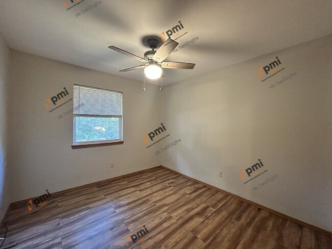 Building Photo - 5531 Mulberry Ave