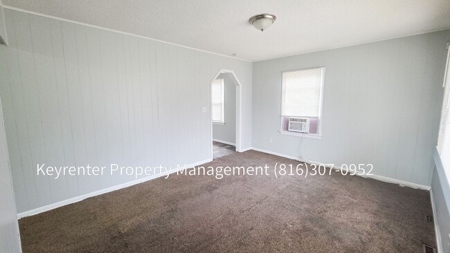 Building Photo - 3 Bed 1 Bath ready to rent!