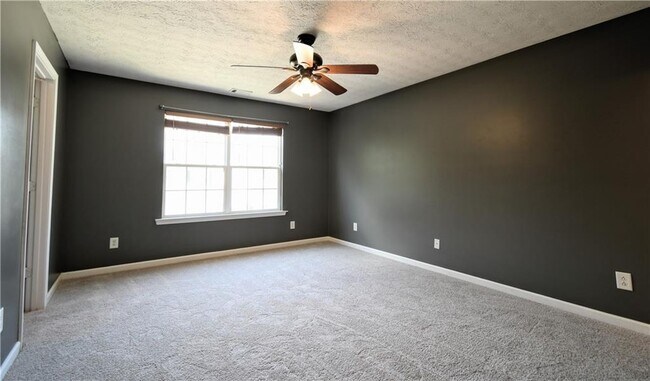 Building Photo - 6215 Smoke Ridge Ln