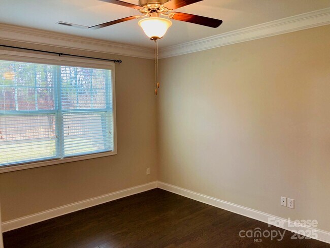 Building Photo - 2473 Seagull Dr