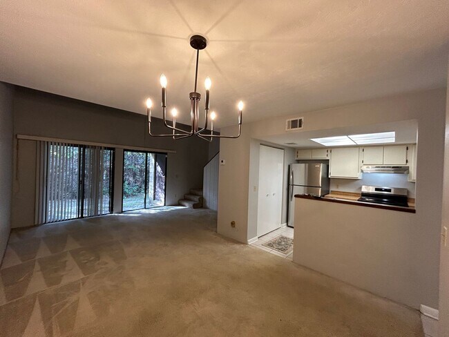 Building Photo - Longleaf 2/2 loft with bonus room-all new ...
