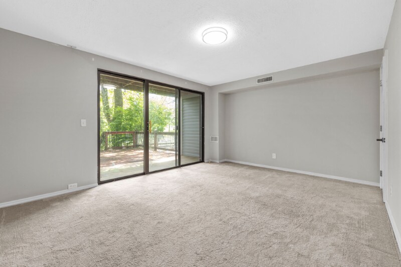 Building Photo - 1013 Fairways Dr