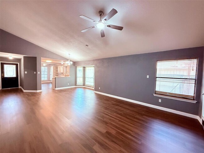 Building Photo - 12314 Thompkins Dr