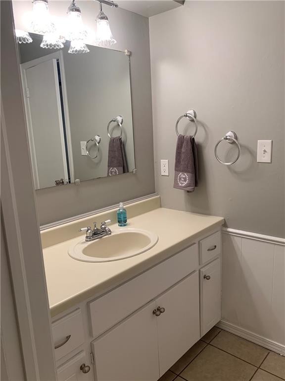 Building Photo - 1713 E Lindsey St