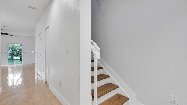 Building Photo - 4921 SW 140th Terrace