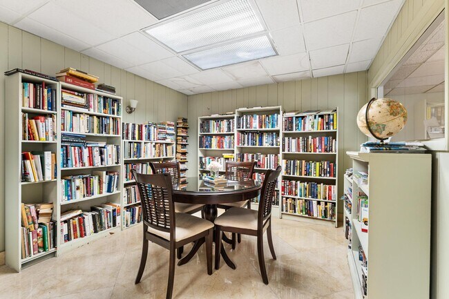 Building Photo - 5600 N Flagler Dr