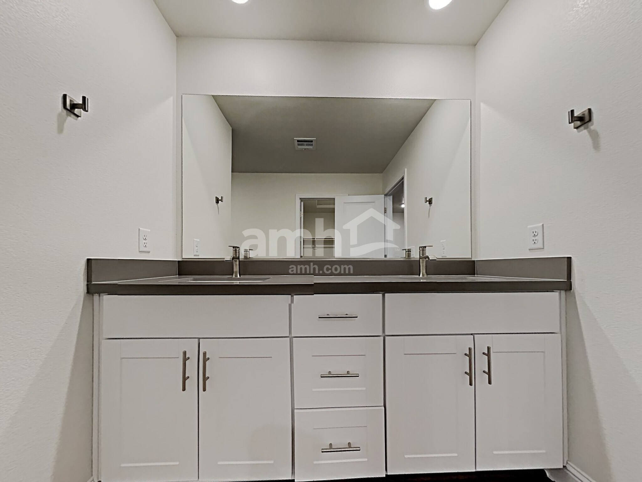 Building Photo - 720 Terrain Star Ave