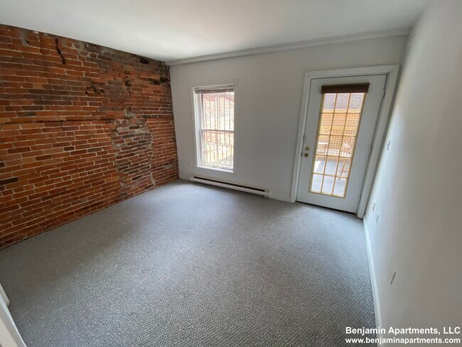 Building Photo - 1750 Washington St