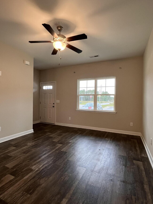 Building Photo - 2 Jaydn Dr W