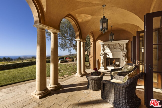 Building Photo - 28 Deep Sea