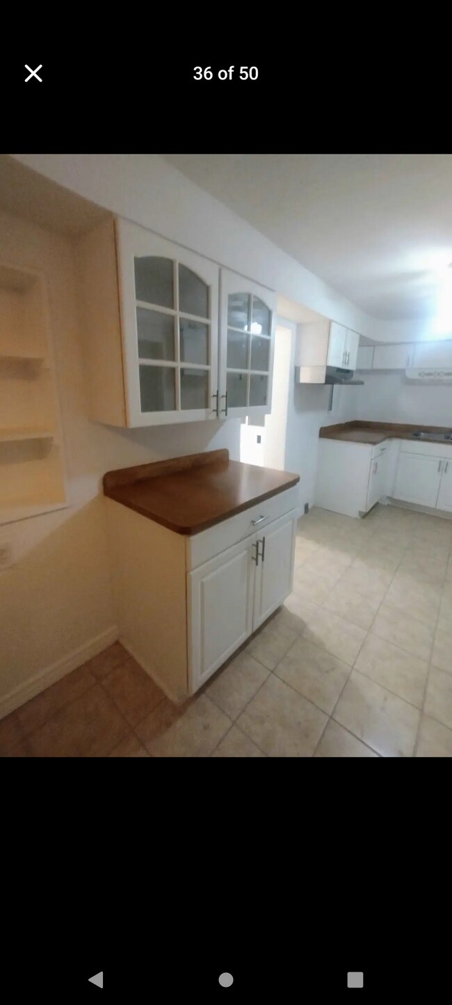 Building Photo - 635 N Nova Rd