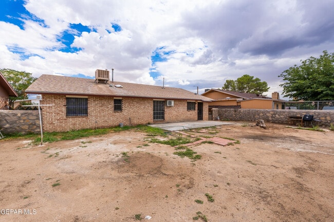 Building Photo - 921 Wier Ln