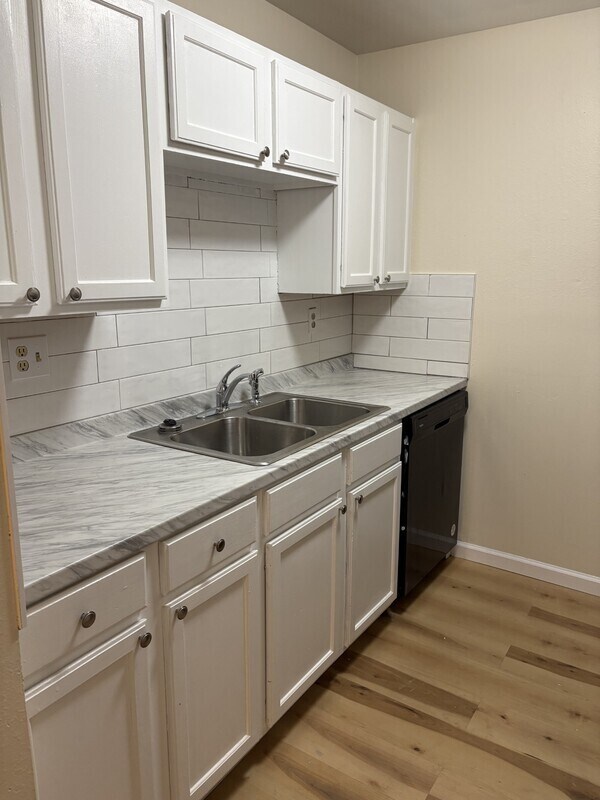 Primary Photo - 3620 Verde Dr