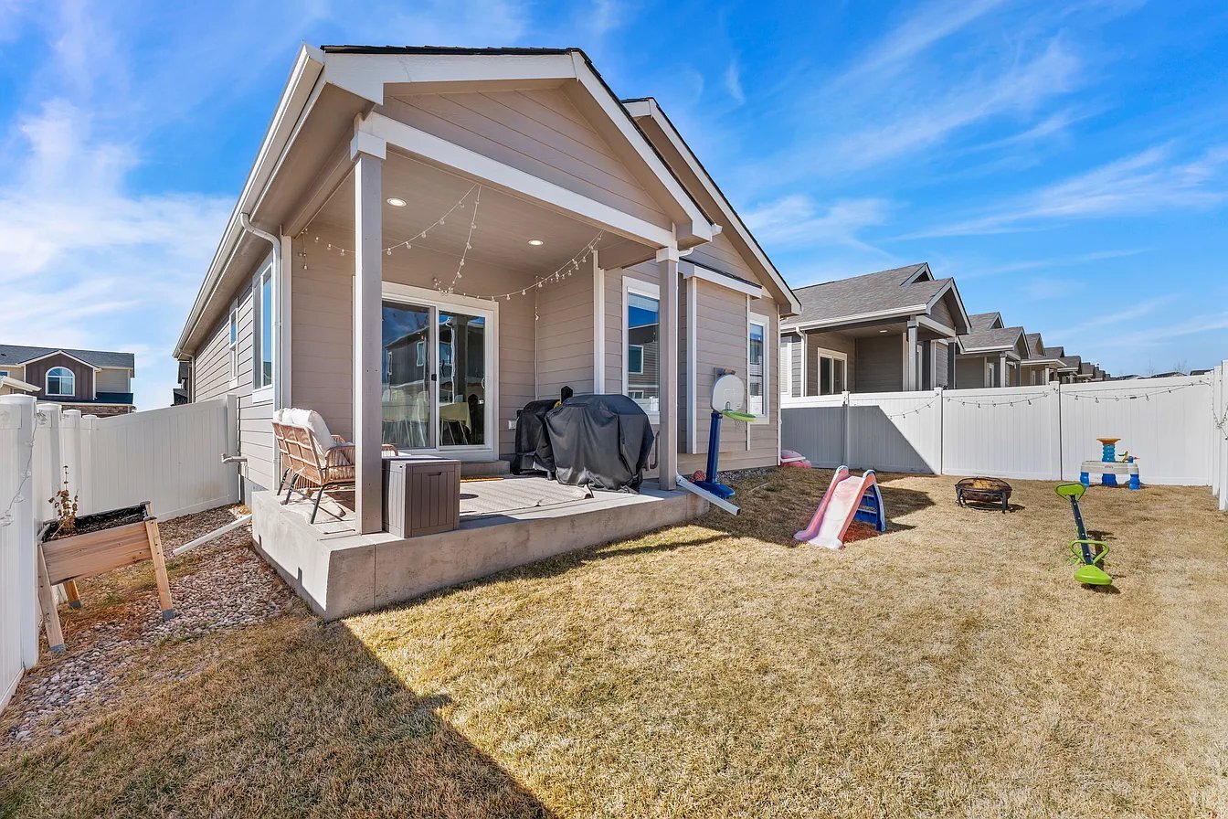 Building Photo - 3615 Blue Feather Trl